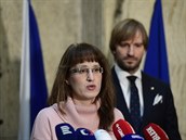 Hlavní hygienika R Eva Gottvaldová hovoí na briefingu v Praze, kde ministr...