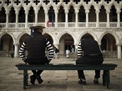 Gondoliéi v italských Benátkách ekají na turisty, kteí kvli obav z...