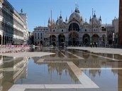 Námstí svatého Marka v italských Benátkách. Itálie uzavela Benátsko do písné...