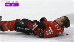 VIDEO: Hrůza na ledě. Mladý český bek sestřelil finského soka, tomu crčela ze zátylku krev
