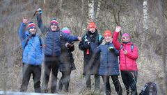 Biatlonoví fanouci v lesích okolo areálu v Novém Mst na Morav.