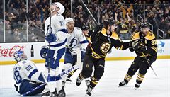 David Pastrák slaví ocenní pro nejlepího stelce NHL.