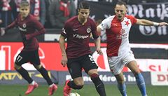 Slavia - Sparta 1:1. Rozhodčí letenským neuznal gól, Musa na poslední chvíli vybojoval sešívaným bod