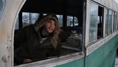 Snímek Útk do divoiny (2009). Reie: Sean Penn.