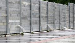 Protipovodňová stěna na střekovském nábřeží, 4. června