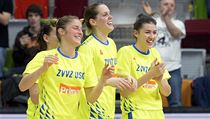 Basketbalistky USK Praha se radují z vítězství (foto archiv).