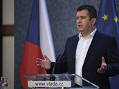 Ministr vnitra Jan Hamáek vystoupil 14. bezna 2020 v Praze na tiskové...