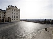 Praský hrad výjimen bez turist. První den nových opatení vyprázdnil Prahu.