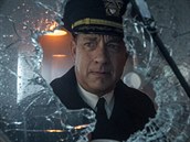 Tom Hanks ve filmu Greyhound (2020). Reie: Aaron Schneider.
