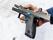 Jen na takové pistoli jde v konfigurátoru zmnit kdeco  zvolit si lze velikost...