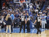 Zruený zápas NBA Oklahoma City Thunder  Utah Jazz
