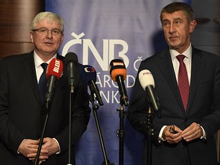 Premir Andrej Babi a guvernr esk nrodn banky (NB) Ji Rusnok...