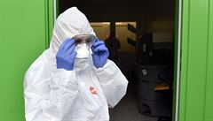 V Česku zemřel na koronavirus třetí pacient, 71letá žena v pražské nemocnici. Vyléčených je už deset