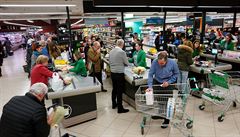 Lidé nakupují ve Španělsku. | na serveru Lidovky.cz | aktuální zprávy