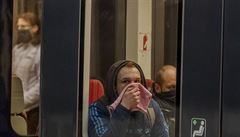 K zakrývání si úst a nosu p�i ka�dém vycházení z domova vyzval v pond�lí...