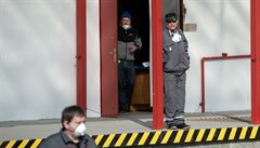 Z leti�t� se za�aly testy od �asného rána rozvá�et do distribu�ních míst i...