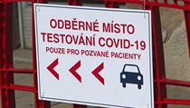 Odbrn msto na testovn COVID-19 v arelu FN Plze na Borech.