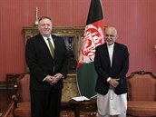 Americký ministr zahranií Mike Pompeo a afghánský prezident Araf Ghaní v...