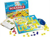 Scrabble Junior je vynikající hra, pokud chcete dti zaít uit íst.