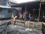 Obyvatelé slumu Lagos v Nigérii.