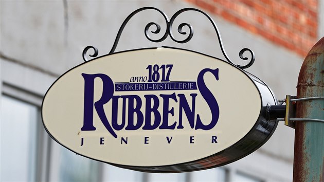 Logo belgické palírny, která místo alkoholu, vyrábí dezinfekci.