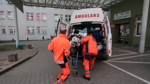 Nemocniní pacienti byli evakuováni z nemocnice v polském mst Starachowice...