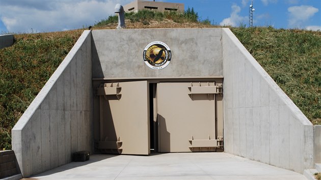 Vstup do komplexu bunkr v Kansasu, který vybudoval Larry Hall.