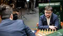 Vachier-Lagrave a Npomjaij bhem své partie.