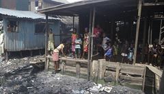 Obyvatelé slumu Lagos v Nigérii.