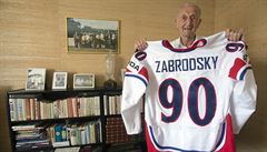 Ve věku 97 let zemřel 20. března 2020 legendární český hokejový útočník...