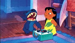 Snímek Lilo & Stitch (2002). Re�ie: Dean DeBlois, Chris Sanders.