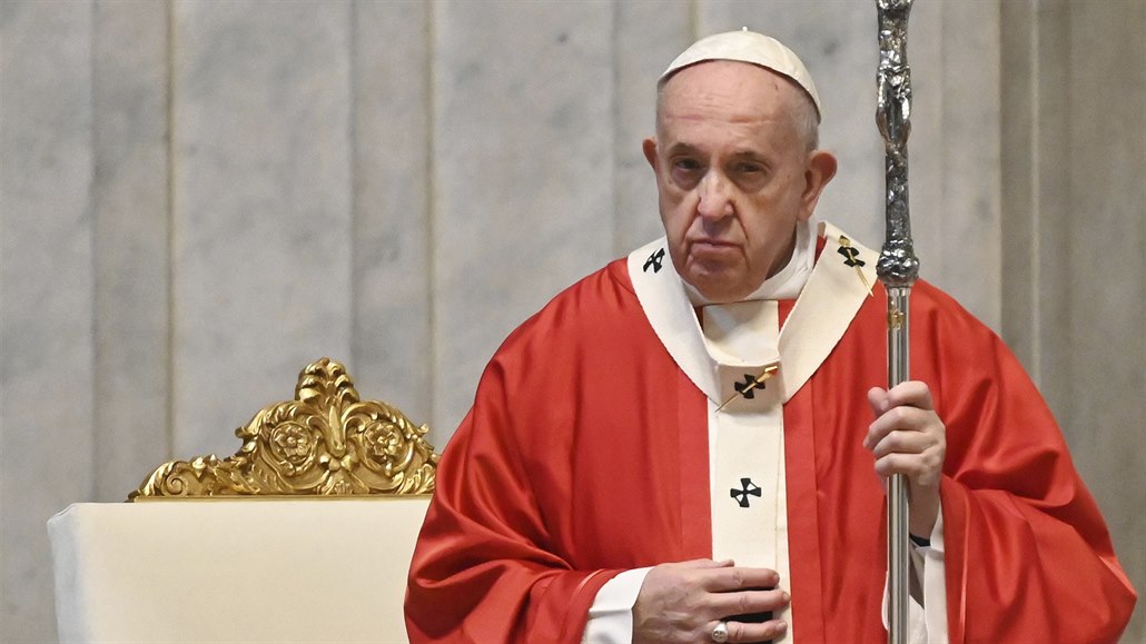 Papež František zahájil mší bez poutníků pašijový týden.