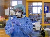 V českých nemocnicích leží s koronavirem 385 pacientů, za posledních 24 hodin se vyléčilo 82 lidí