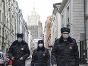 ‚Z mé smrti viňte Ruskou federaci.‘ Upálila se novinářka Slavinová, jejíž byt předtím prohledala policie