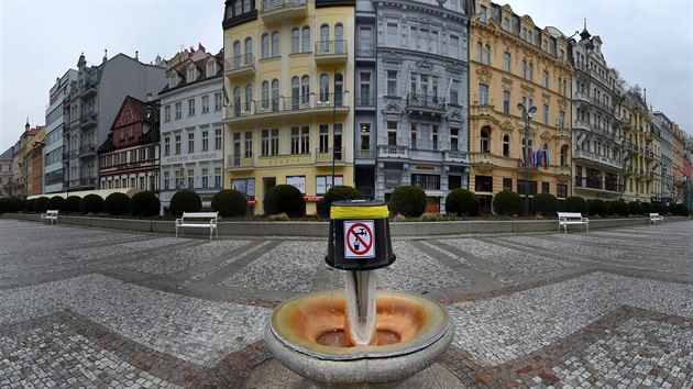 Kvli opatením proti íení koronaviru uzavely Karlovy Vary prameny v...