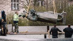 ‚Víme, kdo v Praze rozhodoval.‘ Ruská policie prý zná osoby spojené s odstraněním Koněvovy sochy