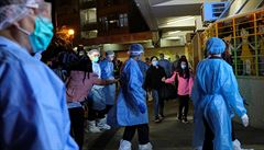 Hongkong kvůli koronaviru zakázal setkávání více než čtyř lidí, občané se bojí potlačování disentu