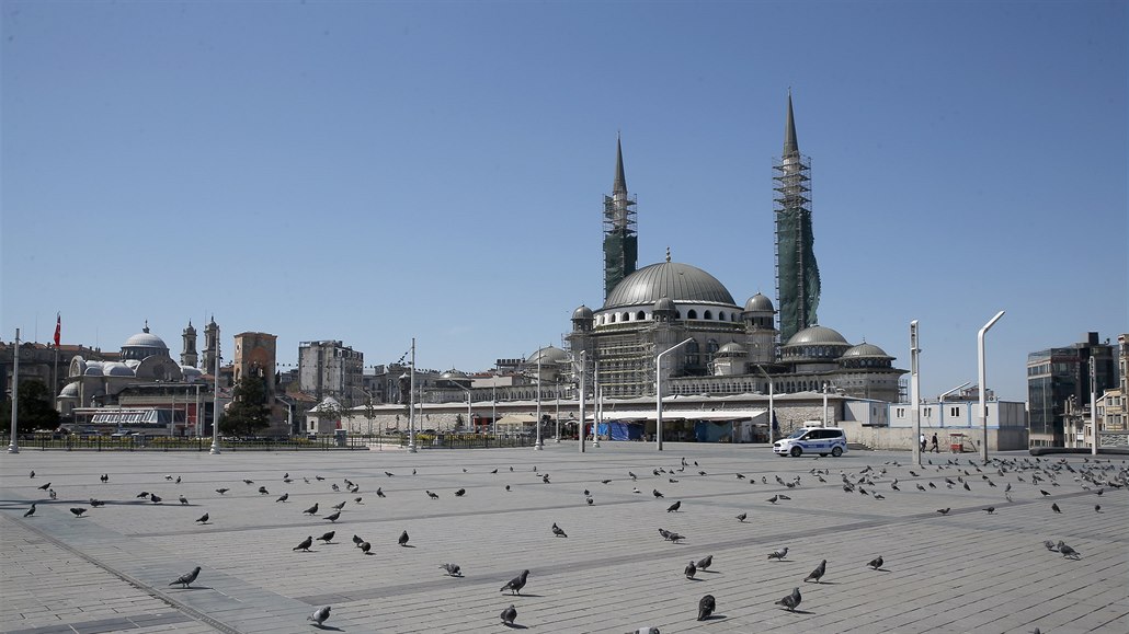 Vylidnné Taksimské námstí v tureckém Istanbulu.
