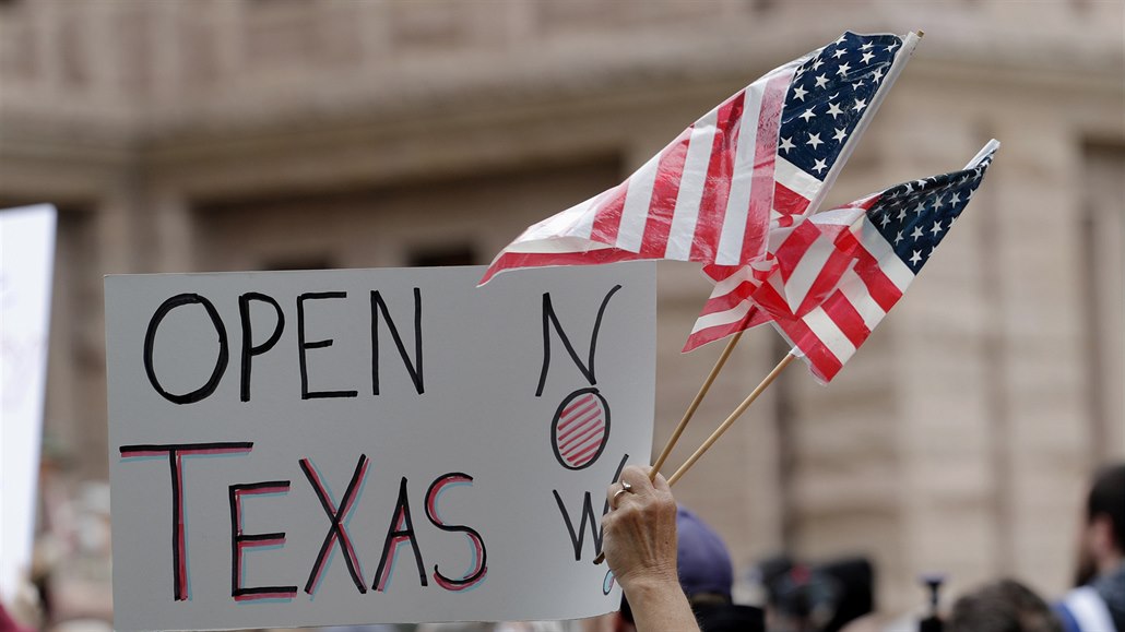 Demonstrace za zruení protikoronavirových opatení v texaském Austinu.