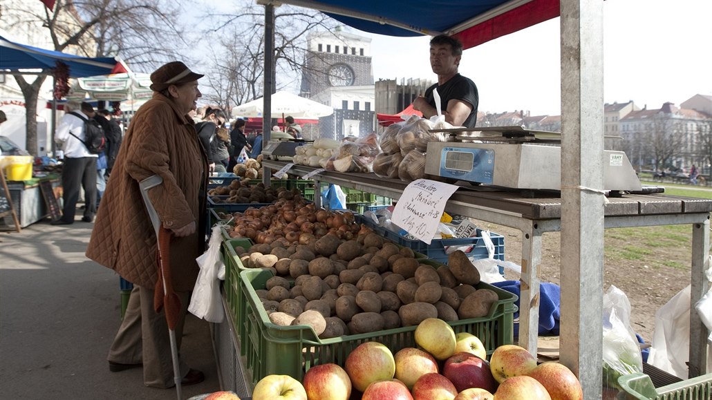 Farmáské trhy na námstí Jiího z Podbrad.