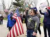 Demonstranti v Michiganu.