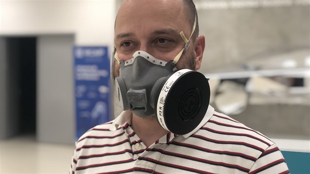 Čeští výzkumníci a firmy dokončili nový typ respirátoru nejvyšší třídy pro...