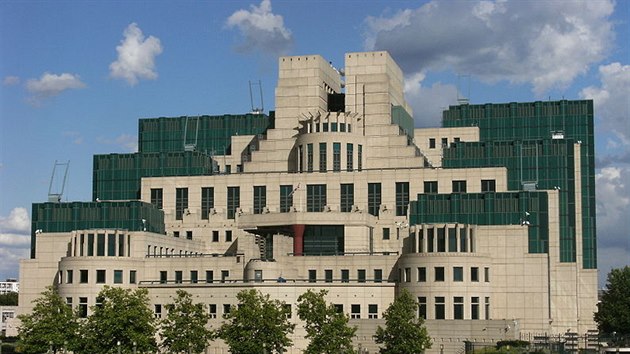 Londýnské sídlo britské tajné sluby MI5 (kontrarozvdka).