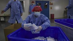 Výroba obli�ejových masek v �ín�