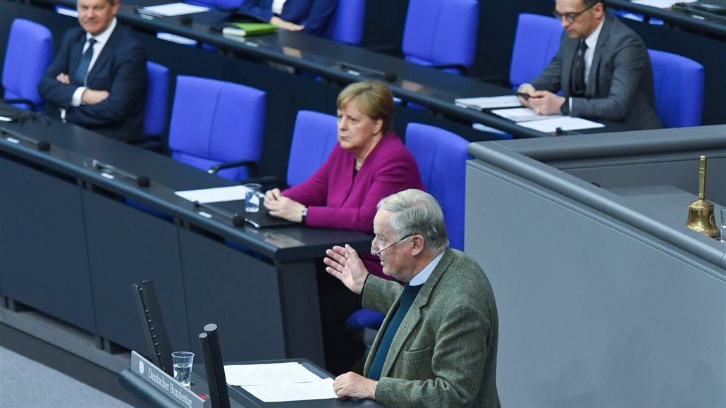Spolup�edseda a jedna z nejvýrazn�j�ích tvá�í AfD Alexander Gauland, ke kterému...