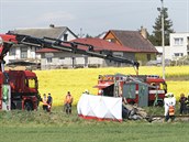 Nehoda se stala po 9:00 na p�ejezdu bez závor a sv�telné signalizace, kde je...