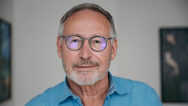 �editel Ústavu organické chemie a biochemie Akademie v�d �R Zden�k Hostomský.