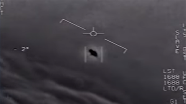 Neidentifikovatelný létající objekt sledovaný pilotem americké armády.