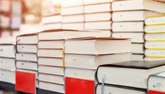 Rusk knihkupectv podv zkaznkm knihy doslova po lopat