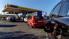 Mnoho řidičů chtělo načerpat levné pohonné hmoty. | na serveru Lidovky.cz | aktuální zprávy